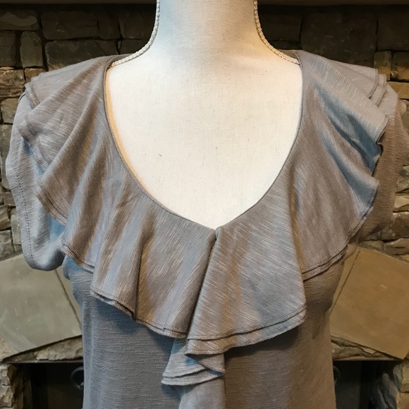 NWT Ann Taylor LOFT Cap Sleeve Ruffle Top Small - Picture 2 of 8